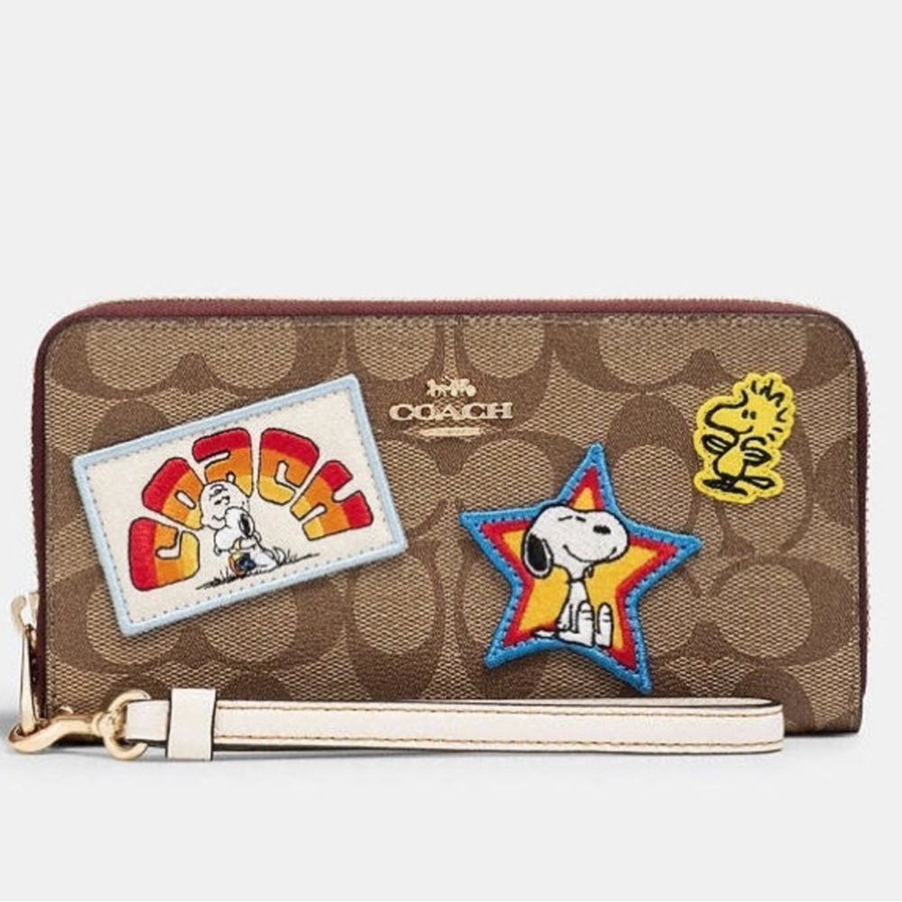 Limited Edition NWT Coach X Peanuts Varsity Wallet Patches w/ Wrist Strap